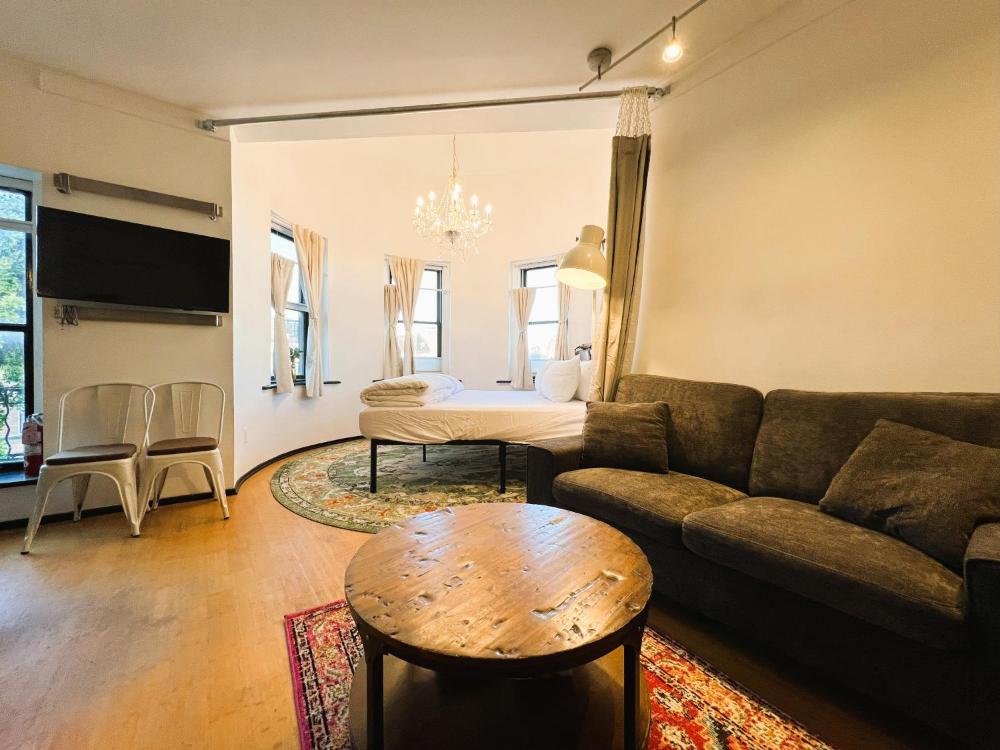 Cozy King Studio interior